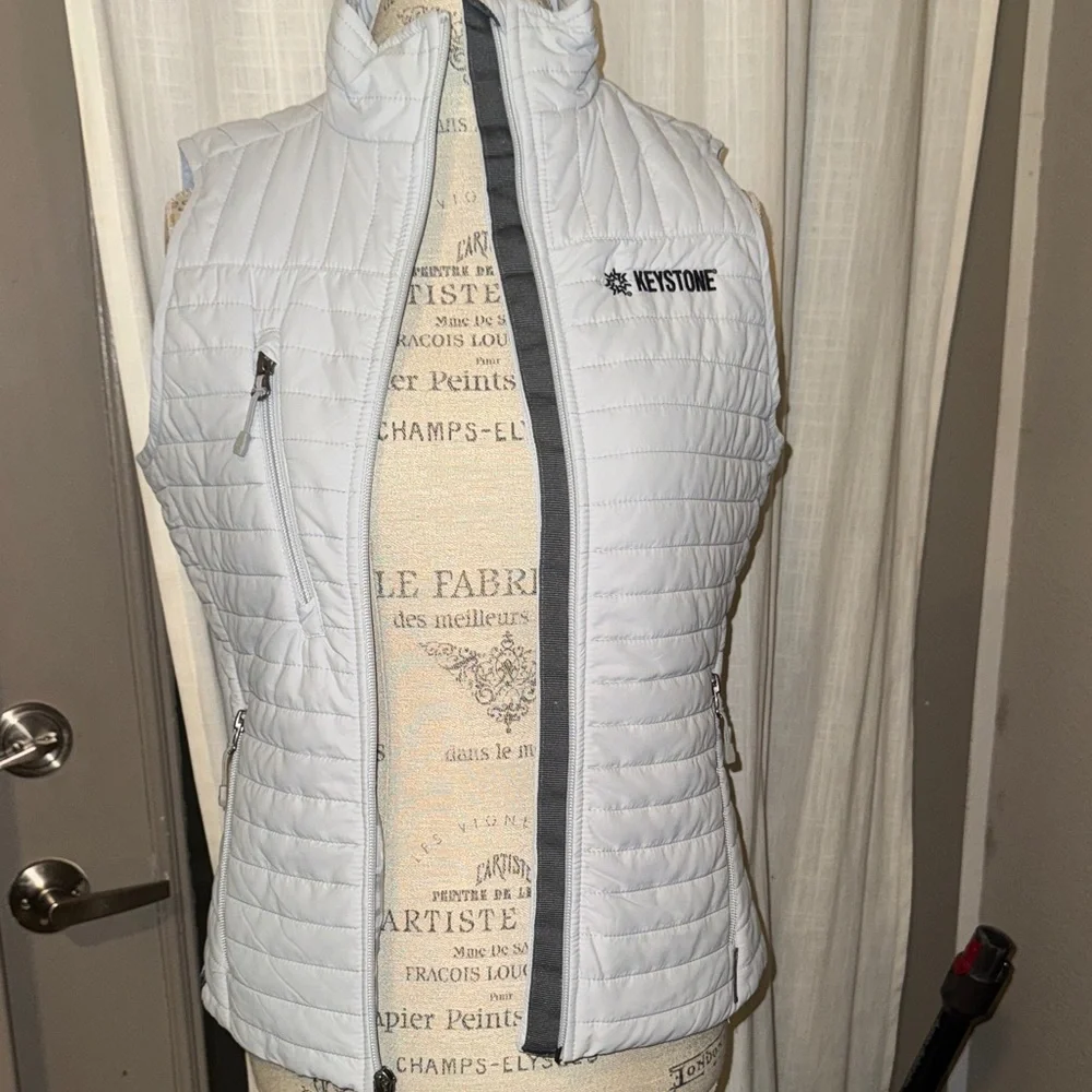 Storm Creek Women's Light Gray White Quilted Keystone Vest 4 zipper pocket Small - Picture 9 of 13
